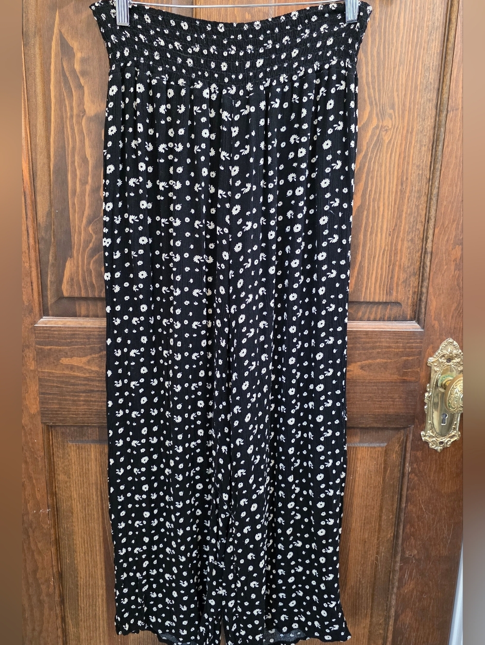 one 5 one Black Wide Leg Pants with White Floral Print. Stretchy And Lightweigt